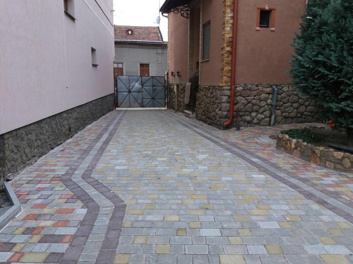 Guest House Zhanna Berehove  Exterior foto