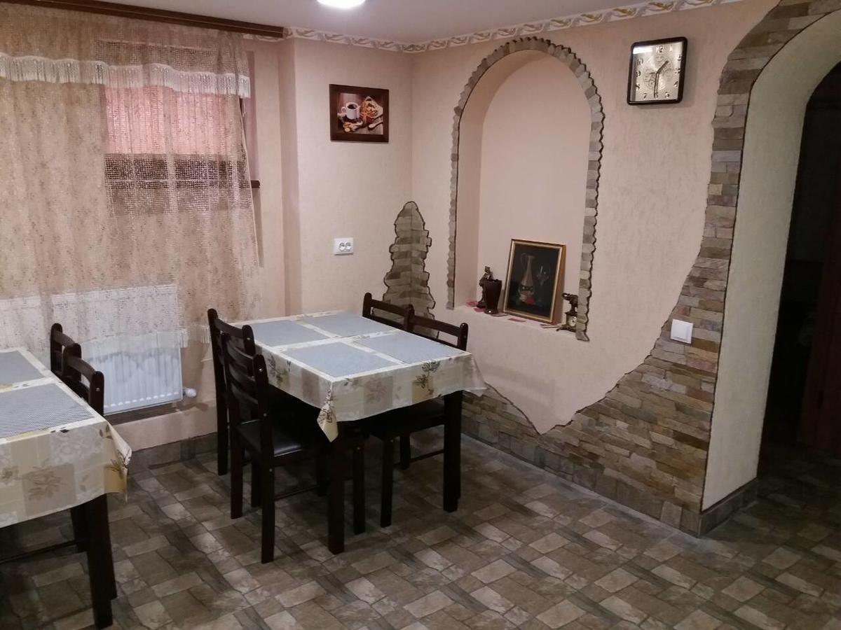 Guest House Zhanna Berehove  Exterior foto